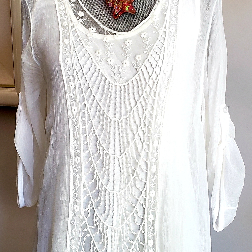 Elegant White Embroidered Women's Top